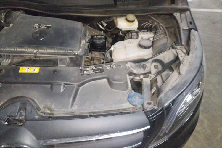 Used Mercedes-Benz Vito 2021 2.0T Business Version 7 Seats Engine Bay Left