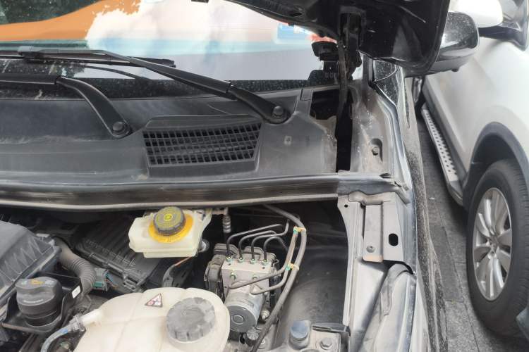 Used Mercedes-Benz Vito 2021 2.0T Business Version 7 Seats Engine Bay Left