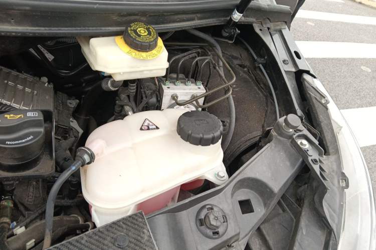 Used Mercedes-Benz Vito 2021 2.0T Business Version 7 Seats Engine Bay Left