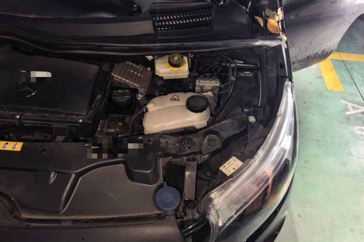 Used Mercedes-Benz Vito 2021 2.0T Elite Version 7 Seats Engine Bay Left