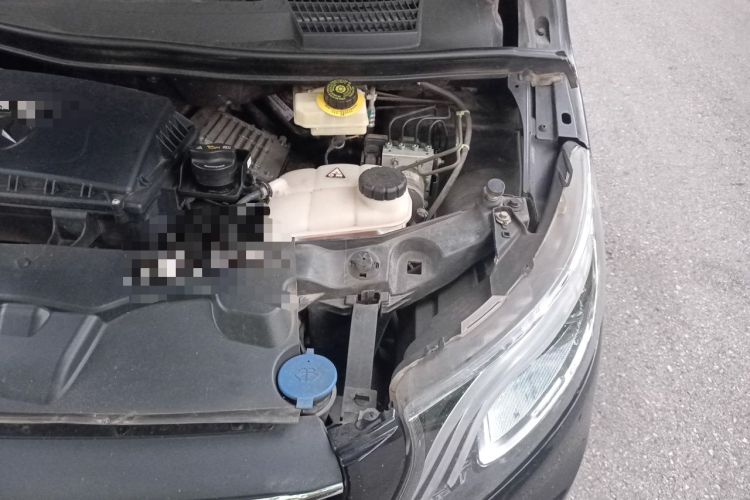 Used Mercedes-Benz Vito 2021 2.0T Elite Version 7 Seats Engine Bay Left
