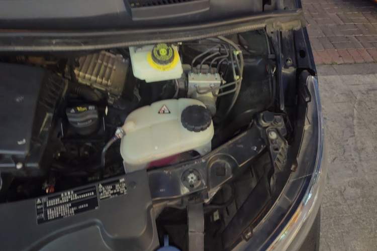 Used Mercedes-Benz Vito 2021 2.0T Business Version 7 Seats Engine Bay Left