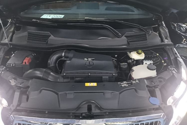 Used Mercedes-Benz Vito 2021 2.0T Elite Version 7 Seats Engine Bay