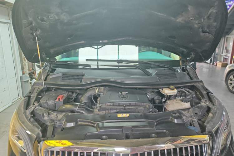 Used Mercedes-Benz Vito 2021 2.0T Elite Version 7 Seats Engine Bay