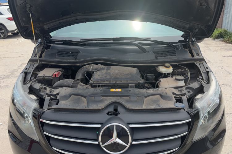 Used Mercedes-Benz Vito 2021 2.0T Elite Version 7 Seats Engine Bay