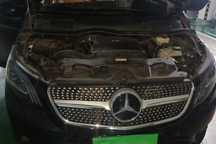 Used Mercedes-Benz Vito 2021 2.0T Business Version 7 Seats Engine Bay