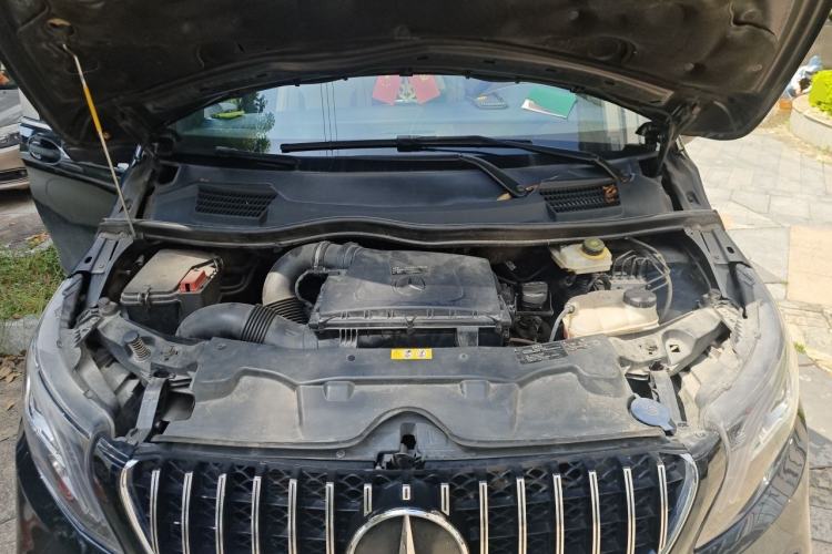 Used Mercedes-Benz Vito 2021 2.0T Business Version 7 Seats Engine Bay