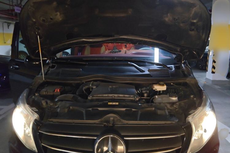 Used Mercedes-Benz Vito 2021 2.0T Business Version 7 Seats Engine Bay