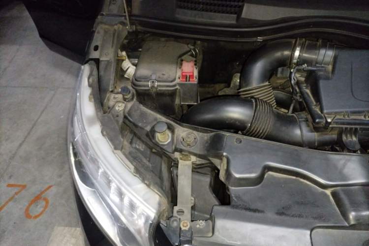 Used Mercedes-Benz Vito 2021 2.0T Business Version 7 Seats Engine Bay Right