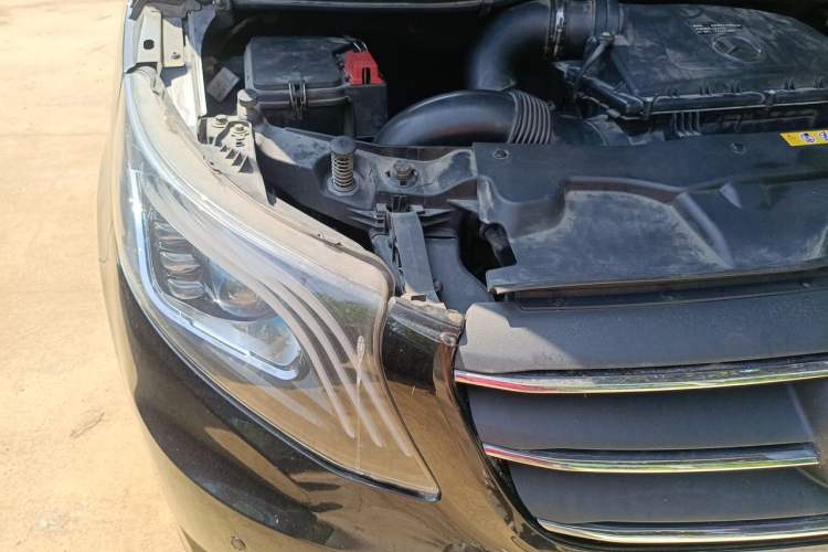 Used Mercedes-Benz Vito 2021 2.0T Elite Version 7 Seats Engine Bay Right