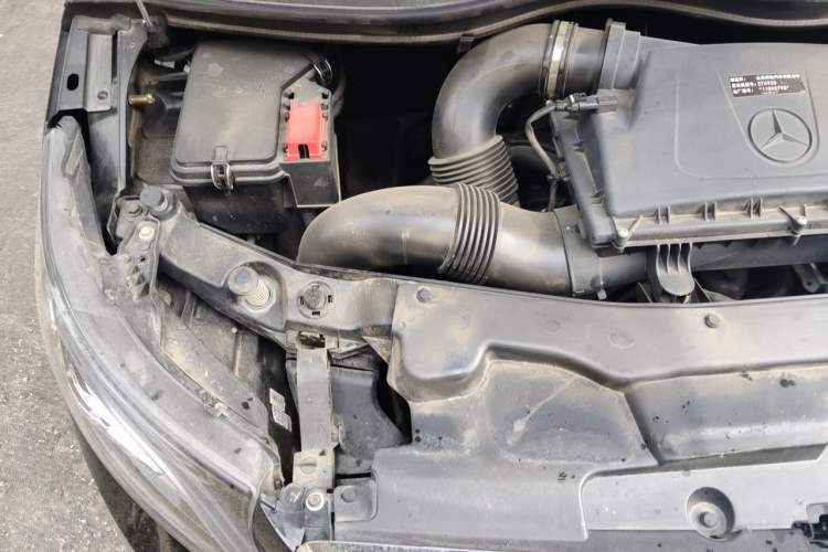 Used Mercedes-Benz Vito 2021 2.0T Business Version 7 Seats Engine Bay Right