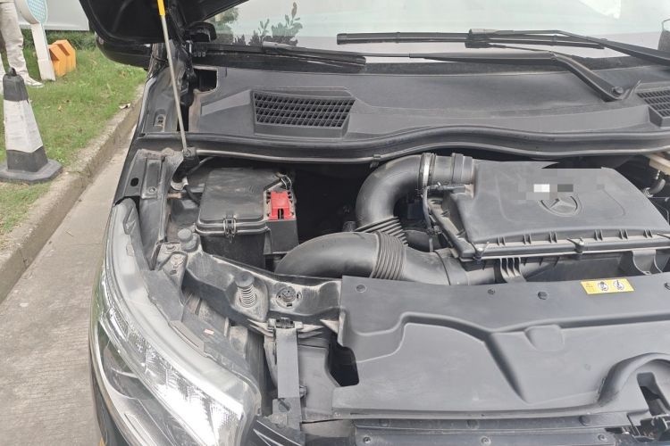 Used Mercedes-Benz Vito 2021 2.0T Business Version 7 Seats Engine Bay Right