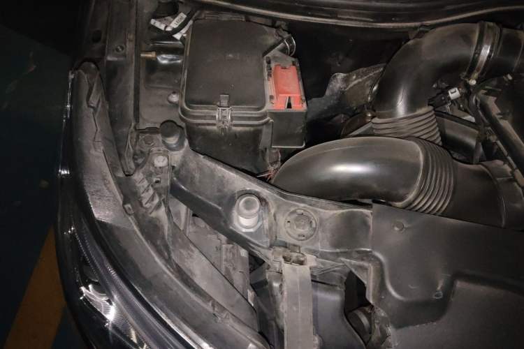 Used Mercedes-Benz Vito 2021 2.0T Business Version 7 Seats Engine Bay Right