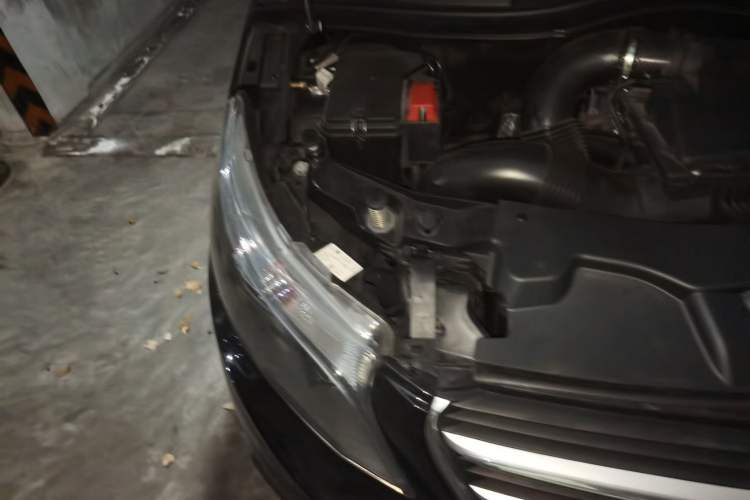 Used Mercedes-Benz Vito 2021 2.0T Business Version 7 Seats Engine Bay Right