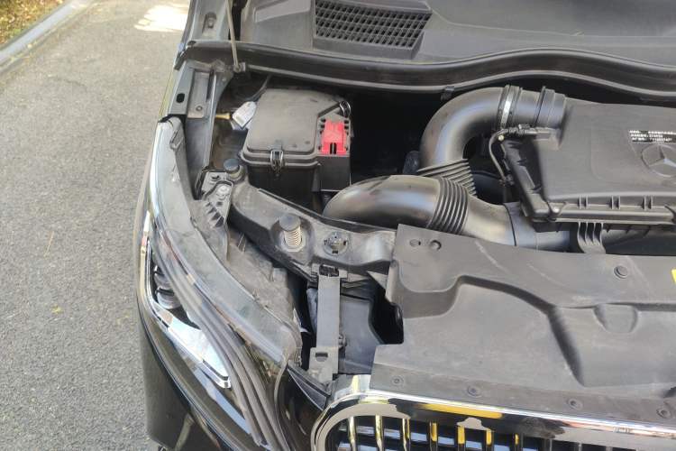 Used Mercedes-Benz Vito 2021 2.0T Elite Version 7 Seats Engine Bay Right