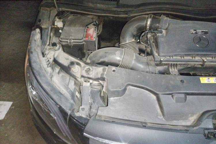 Used Mercedes-Benz Vito 2021 2.0T Business Version 7 Seats Engine Bay Right