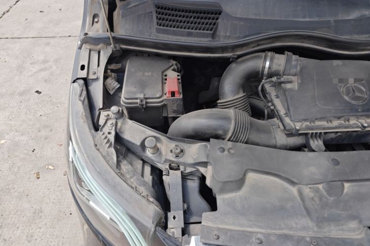 Used Mercedes-Benz Vito 2021 2.0T Elite Version 7 Seats Engine Bay Right