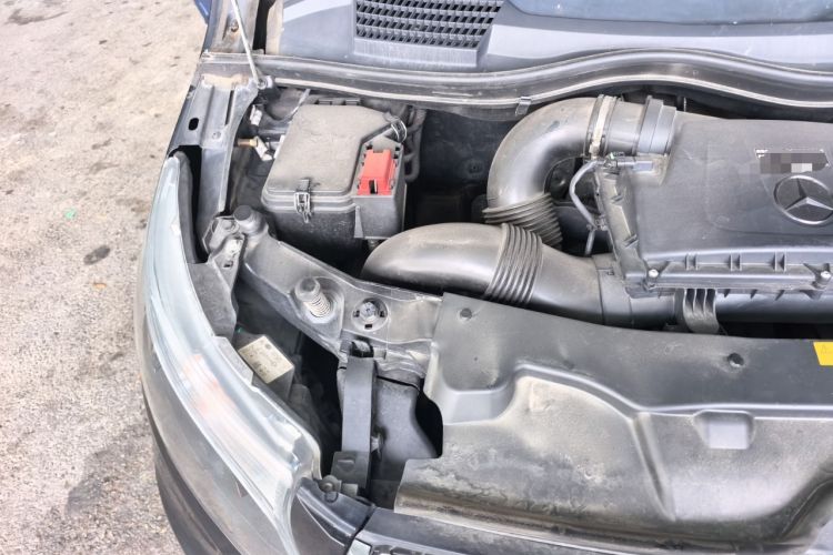 Used Mercedes-Benz Vito 2021 2.0T Elite Version 7 Seats Engine Bay Right