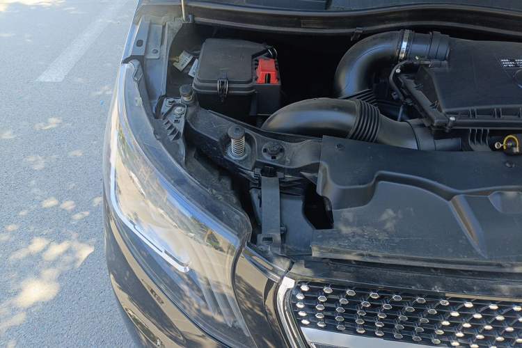 Used Mercedes-Benz Vito 2021 2.0T Elite Version 7 Seats Engine Bay Right