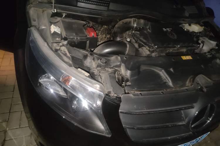 Used Mercedes-Benz Vito 2021 2.0T Business Version 7 Seats Engine Bay Right