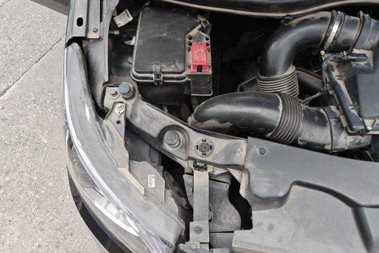 Used Mercedes-Benz Vito 2021 2.0T Business Version 7 Seats Engine Bay Right
