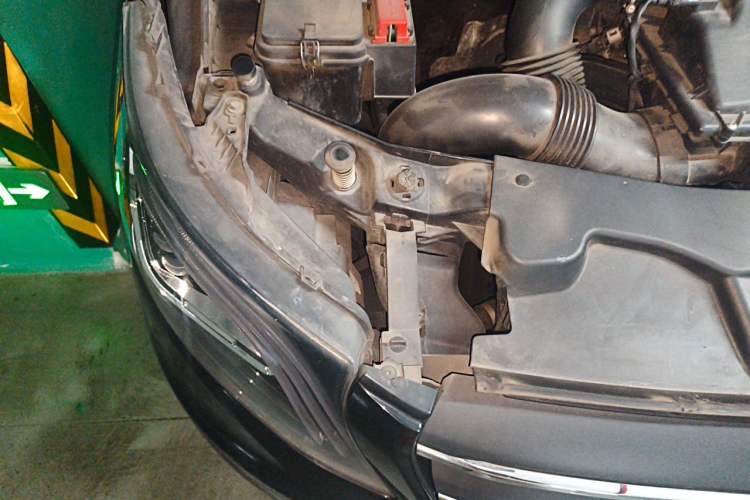 Used Mercedes-Benz Vito 2021 2.0T Business Version 7 Seats Engine Bay Right