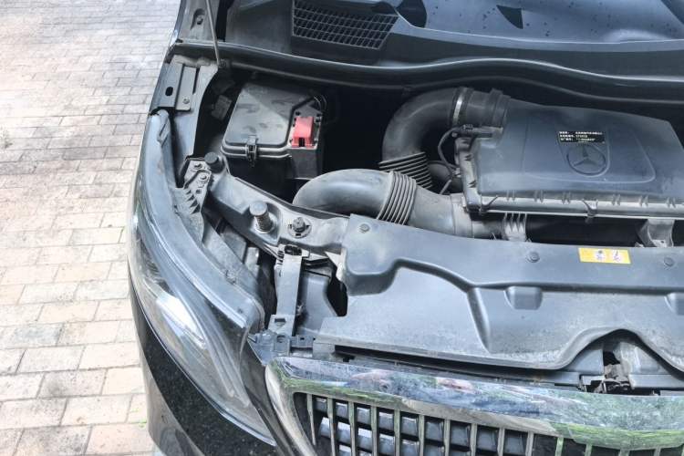 Used Mercedes-Benz Vito 2021 2.0T Elite Version 7 Seats Engine Bay Right