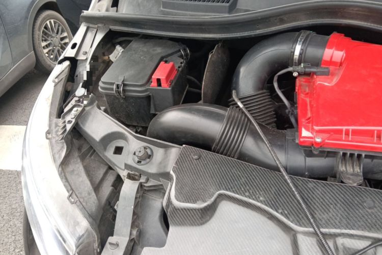 Used Mercedes-Benz Vito 2021 2.0T Business Version 7 Seats Engine Bay Right