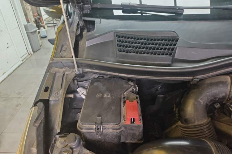 Used Mercedes-Benz Vito 2021 2.0T Elite Version 7 Seats Engine Bay Right