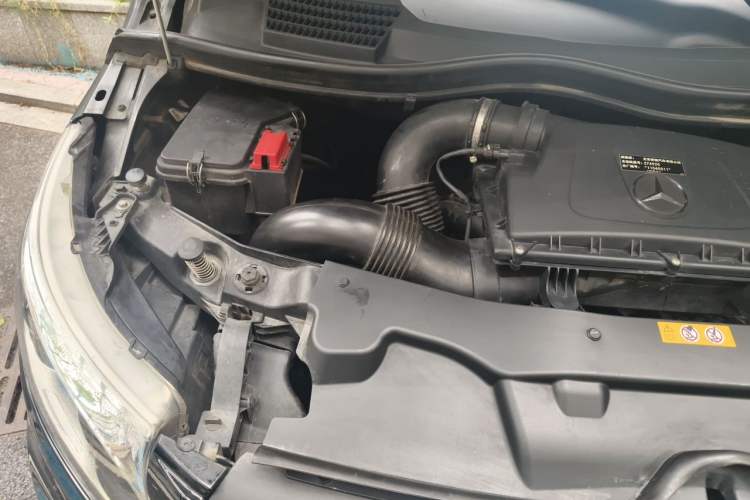 Used Mercedes-Benz Vito 2021 2.0T Elite Version 7 Seats Engine Bay Right