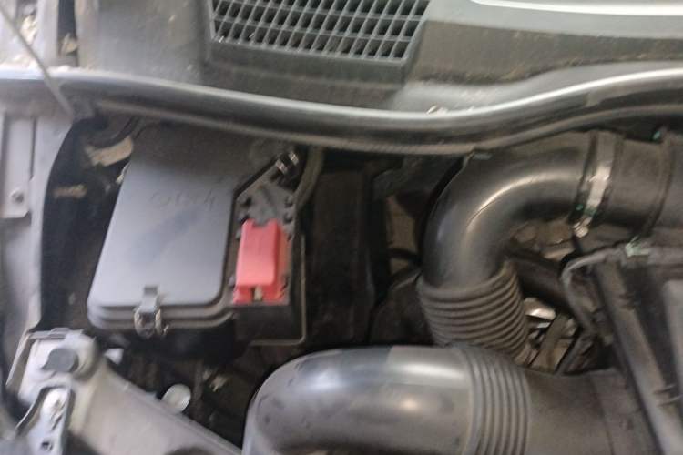 Used Mercedes-Benz Vito 2021 2.0T Elite Version 7 Seats Engine Bay Right