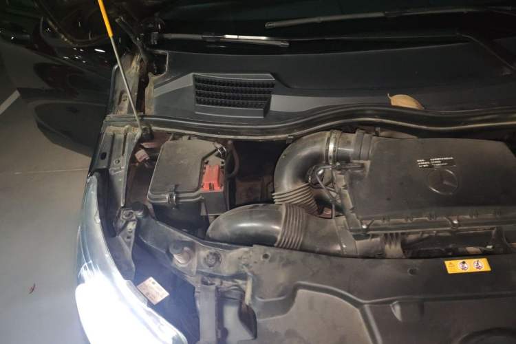 Used Mercedes-Benz Vito 2021 2.0T Elite Version 7 Seats Engine Bay Right