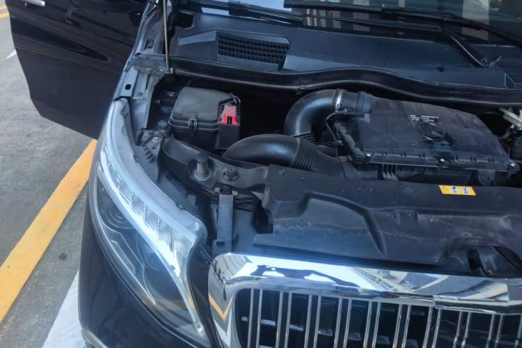Used Mercedes-Benz Vito 2021 2.0T Business Version 7 Seats Engine Bay Right