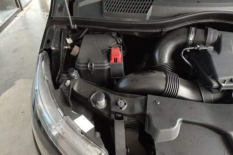 Used Mercedes-Benz Vito 2021 2.0T Business Version 7 Seats Engine Bay Right