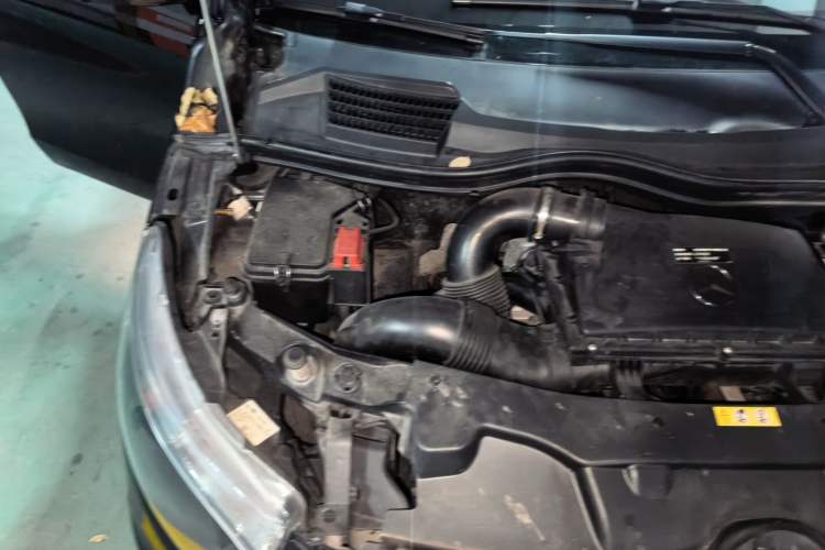 Used Mercedes-Benz Vito 2021 2.0T Elite Version 7 Seats Engine Bay Right