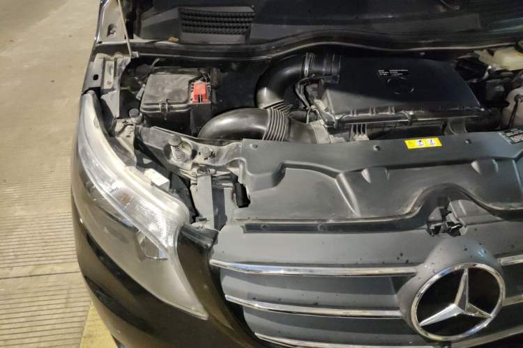 Used Mercedes-Benz Vito 2021 2.0T Business Version 7 Seats Engine Bay Right