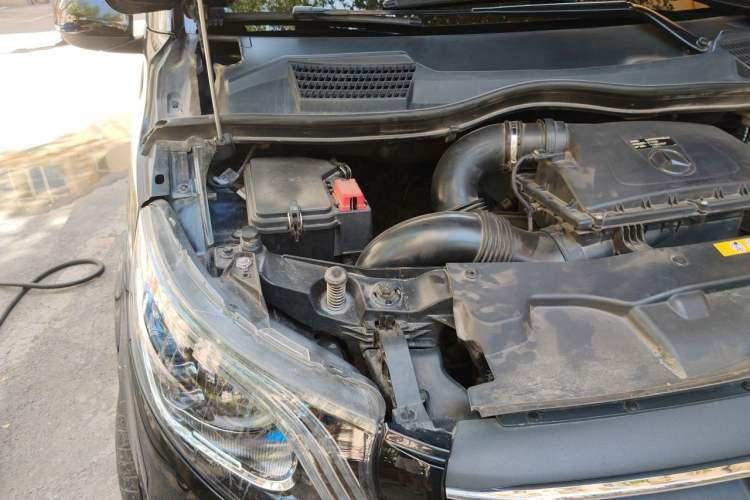 Used Mercedes-Benz Vito 2021 2.0T Elite Version 7 Seats Engine Bay Right