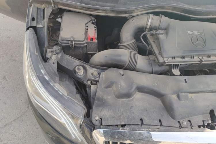 Used Mercedes-Benz Vito 2021 2.0T Business Version 7 Seats Engine Bay Right
