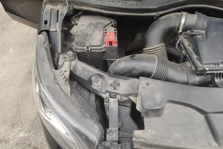 Used Mercedes-Benz Vito 2021 2.0T Business Version 7 Seats Engine Bay Right