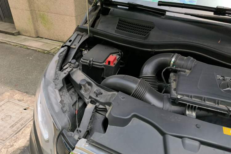 Used Mercedes-Benz Vito 2021 2.0T Elite Version 7 Seats Engine Bay Right