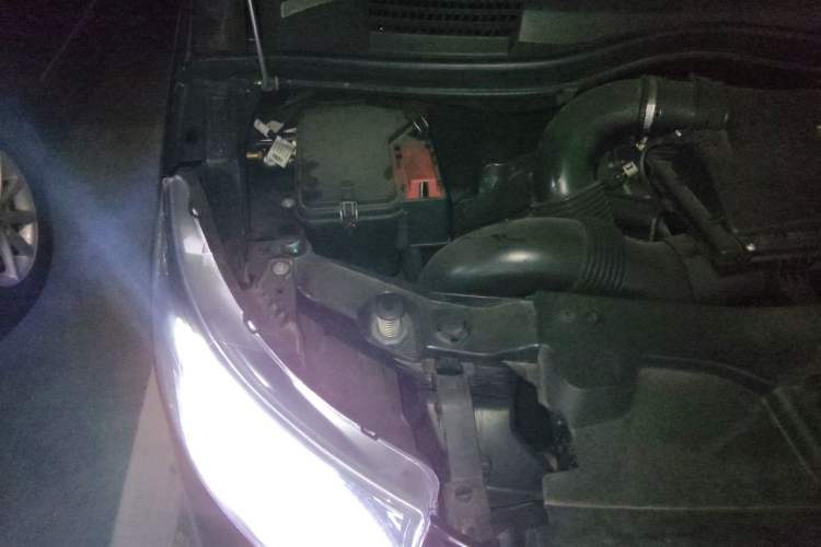 Used Mercedes-Benz Vito 2021 2.0T Business Version 7 Seats Engine Bay Right