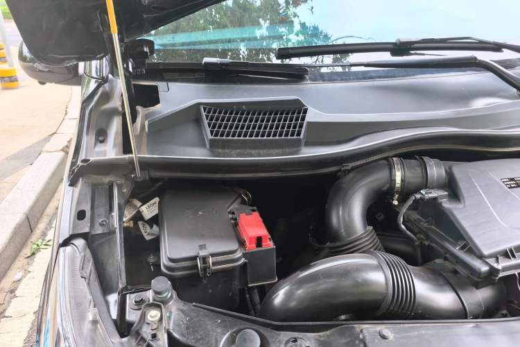 Used Mercedes-Benz Vito 2021 2.0T Business Version 7 Seats Engine Bay Right