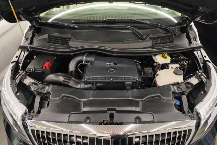 Used Mercedes-Benz Vito 2021 2.0T Elite Version 7 Seats Engine Bay