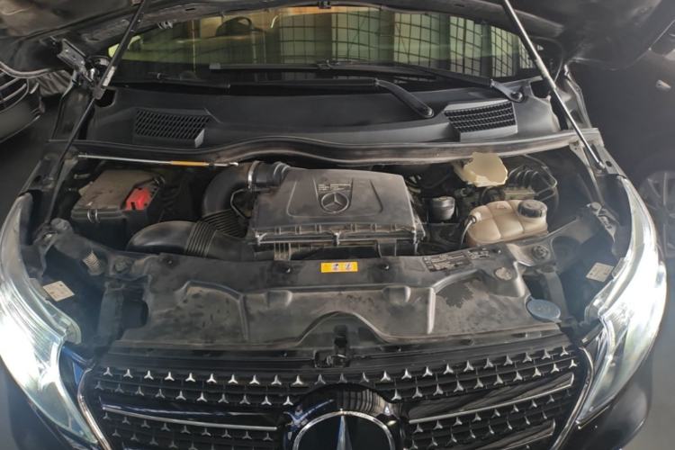 Used Mercedes-Benz Vito 2021 2.0T Elite Version 7 Seats Engine Bay