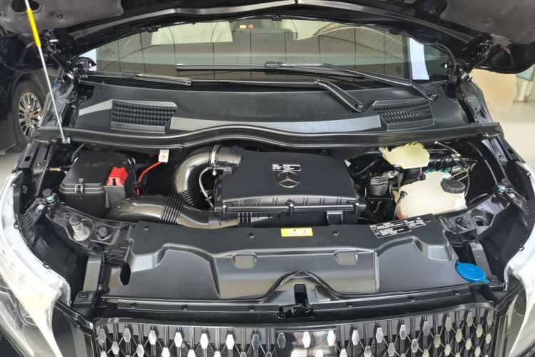 Used Mercedes-Benz Vito 2021 2.0T Elite Version 7 Seats Engine Bay