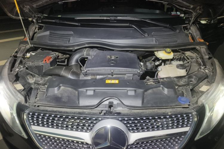 Used Mercedes-Benz Vito 2021 2.0T Business Version 7 Seats Engine Bay