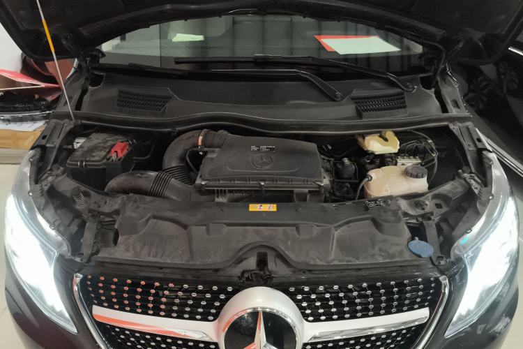 Used Mercedes-Benz Vito 2021 2.0T Elite Version 7 Seats Engine Bay