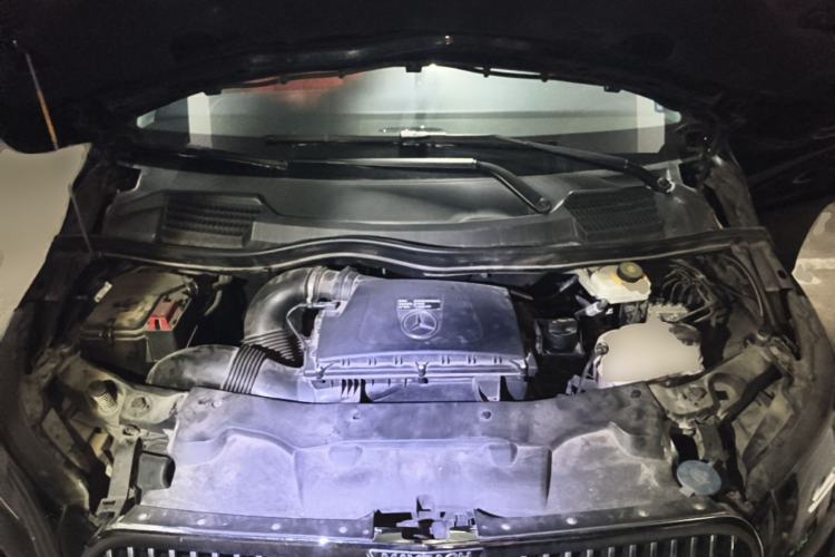 Used Mercedes-Benz Vito 2021 2.0T Business Version 7 Seats Engine Bay