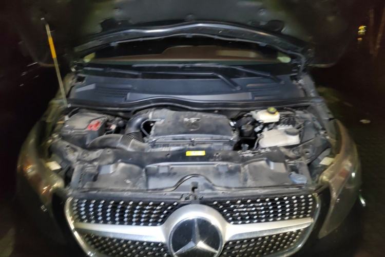 Used Mercedes-Benz Vito 2021 2.0T Business Version 7 Seats Engine Bay