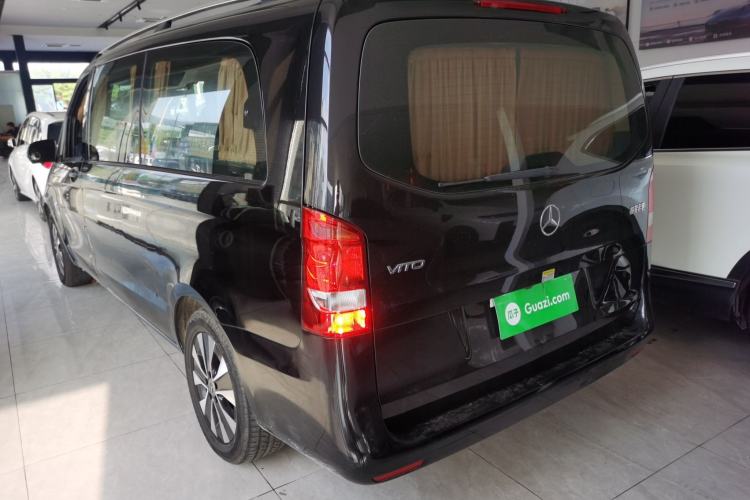 Used Mercedes-Benz Vito 2021 2.0T Elite Version 7 Seats Exterior 2